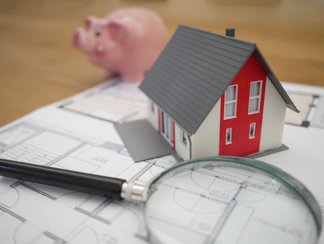 Real Estate vs Stock Market